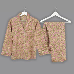 Pyjamas in 100 Egyptian Cotton With Colourful Floral Rose Print Etsy Canada