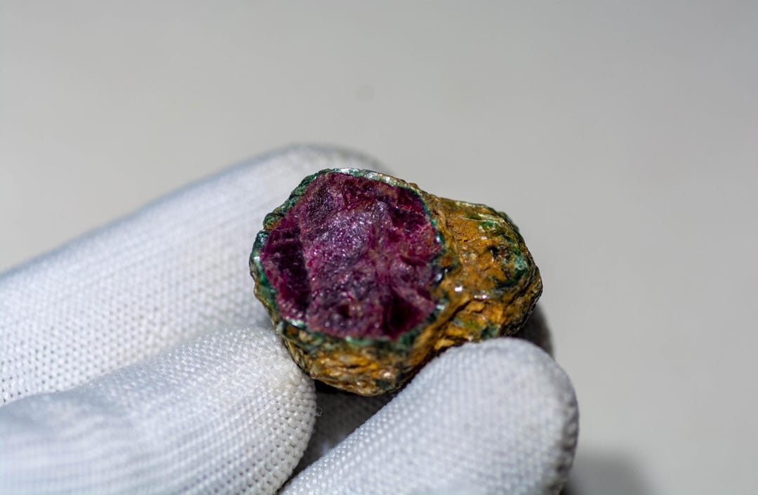Ruby Color Rough Natural Rough Ruby in Matrix 22.91g – 30x30mm Raw Ruby Crystal ...