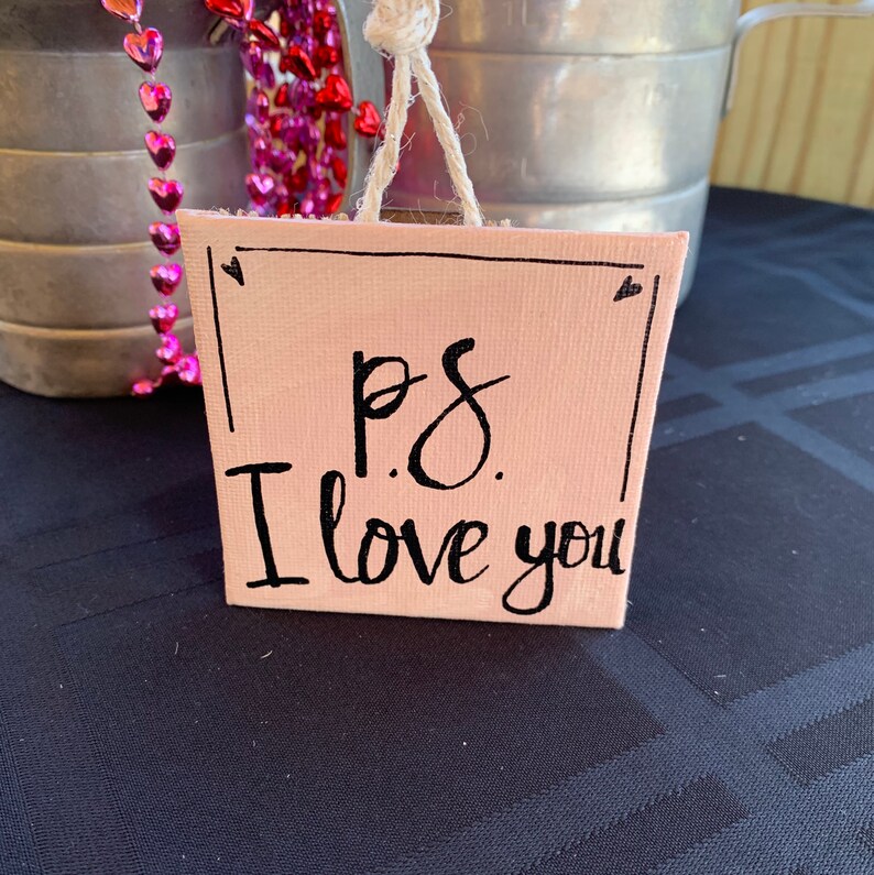 Love Mini Pink canvas wattached clip-stand-hanger tiered tray