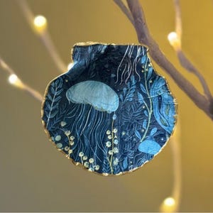 Hand-Decorated Oyster Shell Jewelry Dish – Jellyfish Coastal Beach Decor Ornament