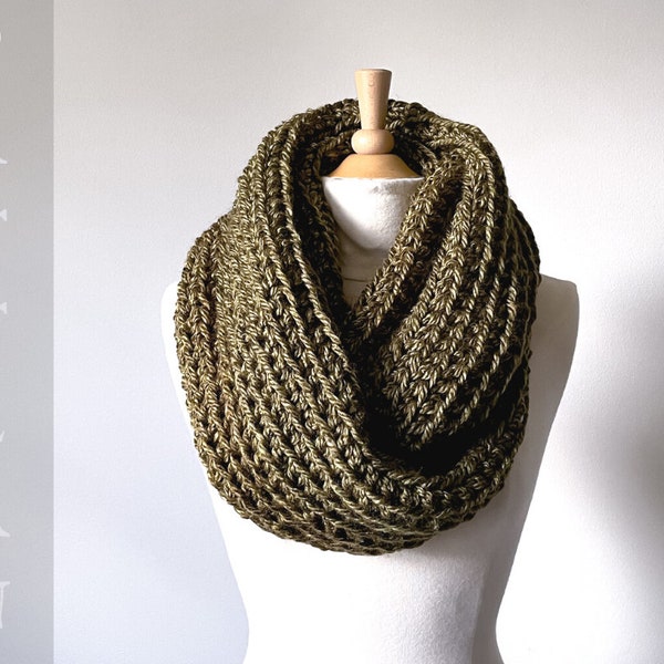 CROCHET PATTERN // The Evergreen Scarf // Easy Crochet Pattern // Instant Download PDF Instruction in English // Double Loop Infinity Scarf