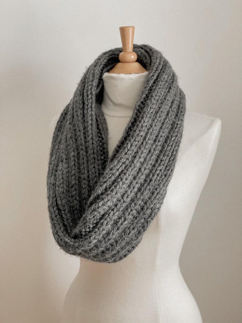 KNIT PATTERN // Harper Knit Infinity Scarf // Easy Knitting - Etsy