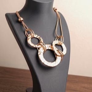 Modern Necklace Display Stand – Minimalist Jewelry Bust Mannequin, with Color Customization