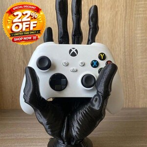 Alien Hand Console Controller Holder - Keep Your Gaming Gear Organized in Style