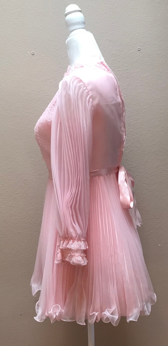 Vintage 1960's babydoll pink mini dress - image 4