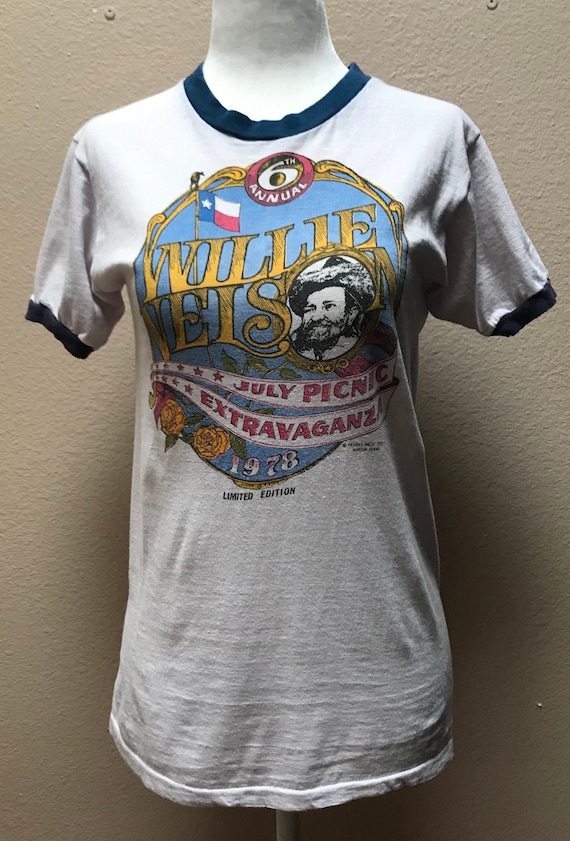 Vintage 1970's Willie Nelson shirt