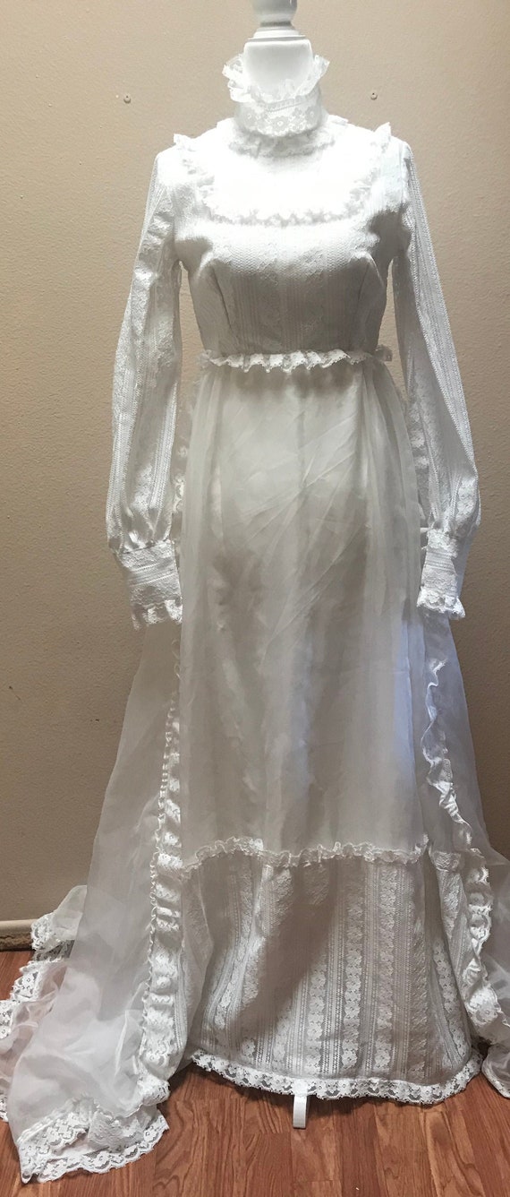 Vintage 1970's wedding dress - image 1