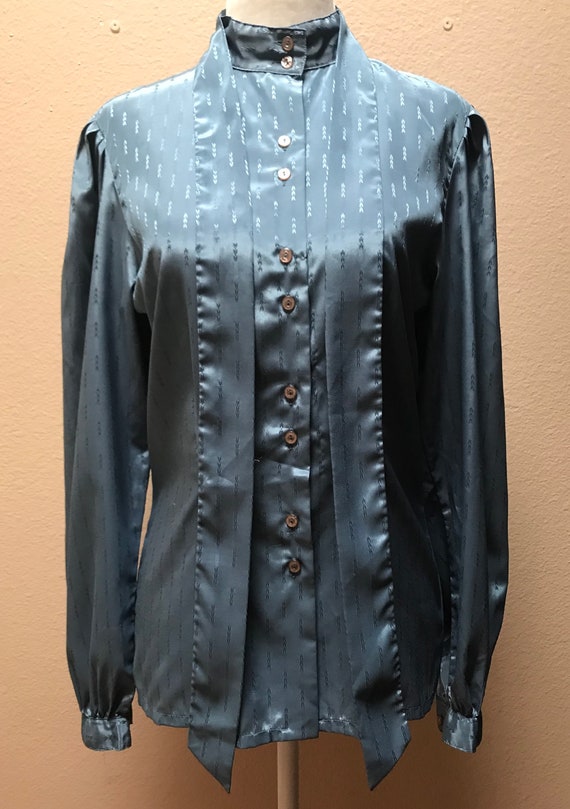 Vintage 1970's blue pussy bow blouse - image 3