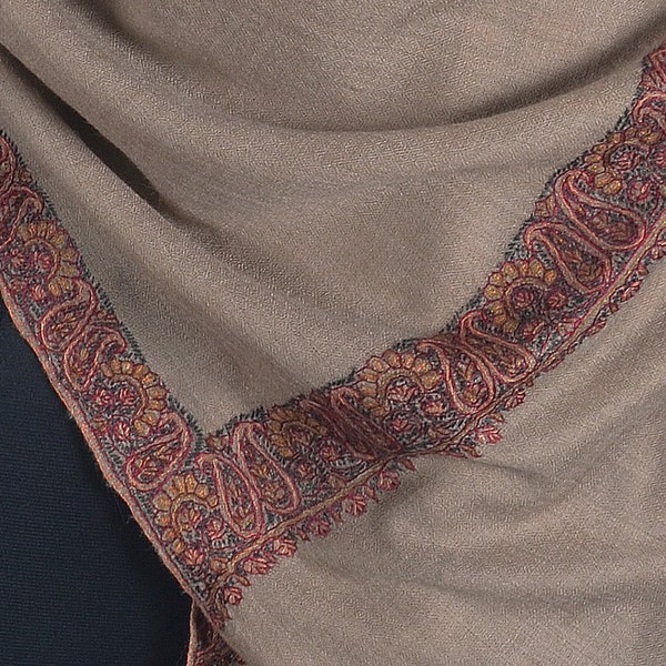 wrapping a pashmina shawl