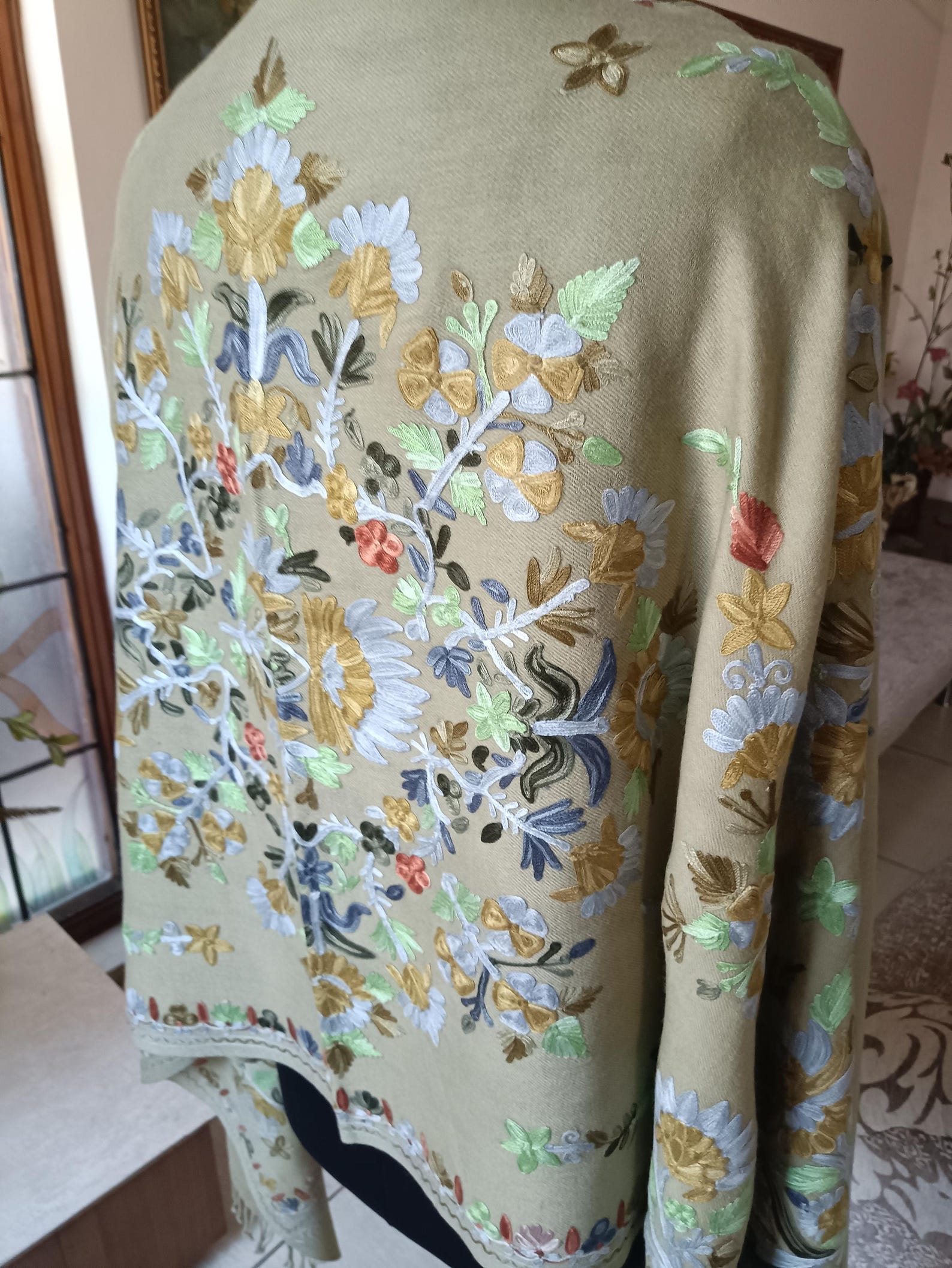 Buy a Beautiful Pashmina Scarf direct from Thailand & Save