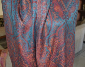 Iridescent Jamavar Scarves. 100% Pure Silk Pashmina Shawl. Reversible Lightweight Jamawar Scarf. Indian Paisley Jacquard Muffler. 35x 165 cm