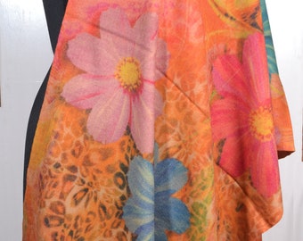 Foulard orange imprimé Fine Art Floral hiver châle doux botanique femme Wrap jardin de fleurs imprimé turban d'anniversaire cadeau de Noël pour elle