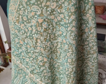 Yak Wolle großes handgefertigtes Wendetuch. Moss & Weiße Decke Warme Reiseverpackung. Weiche Meditation tibetische Decke Yoga Geschenke 100 x 200 cm