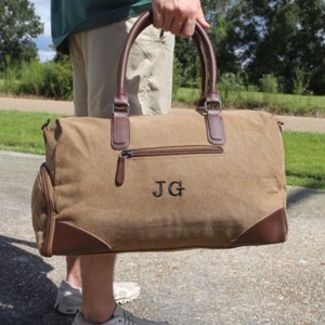 Personalized Weekender Bag for Graduation Gift, Custom Monogram Duffel Bag, College Grad Travel Bag, Groomsmen Gift, Carry On Bag
