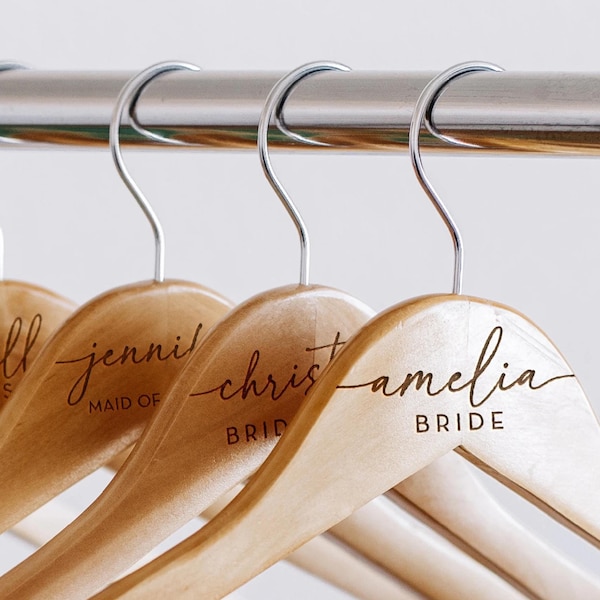 Perchas personalizadas para damas de honor - Percha para boda - Percha de madera grabada - Percha para vestido de novia - Perchas con nombres para la boda
