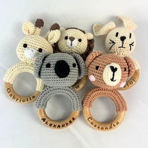 Crochet Toy Rattle for Babies, Personalized Baby Shower Gift, Wooden Rattle Ring for Newborn Gift, Newborn Gift, Gift for Nephew Niece