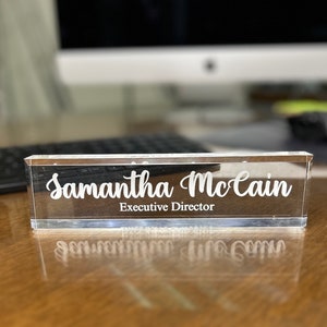 Personalized Clear Acrylic Glass Name Plate Plaque for Desk Daisy Decor  CAB05FW