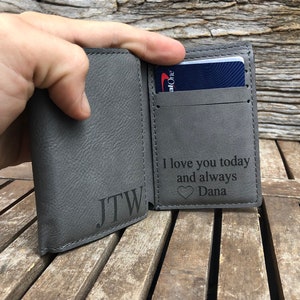 Gravierte dreifache Brieftasche, benutzerdefinierte Brieftasche, Leder Herren Brieftasche, personalisierte Brieftasche für Mann, Leder Brieftasche, Herren Leder Brieftasche, Papa Brieftasche