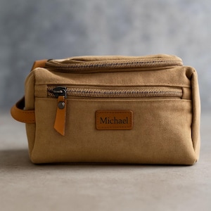 Man Toiletry bag - Personalized mens Christmas bag - Leather toiletry bag - Monogrammed - Personalized dopp kit - Shaving kit - Gift for him