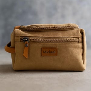 Man Toiletry bag - Personalized mens Christmas bag - Leather toiletry bag - Monogrammed - Personalized dopp kit - Shaving kit - Gift for him