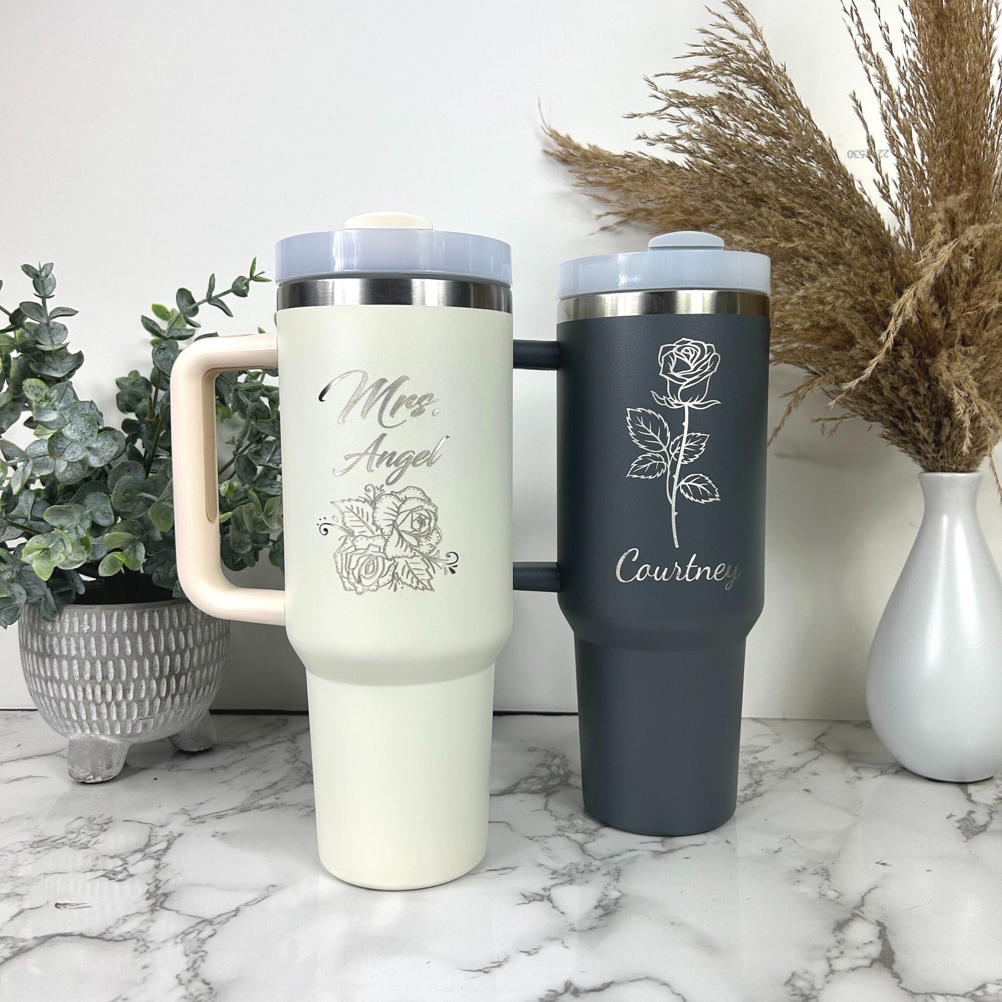 Personalisierte 30 Unzen Becher mit Griff | Benutzerdefinierter isolierter Edelstahl, nicht Stanley Brand Quencher Personalisiert, Brautjungfer Becher