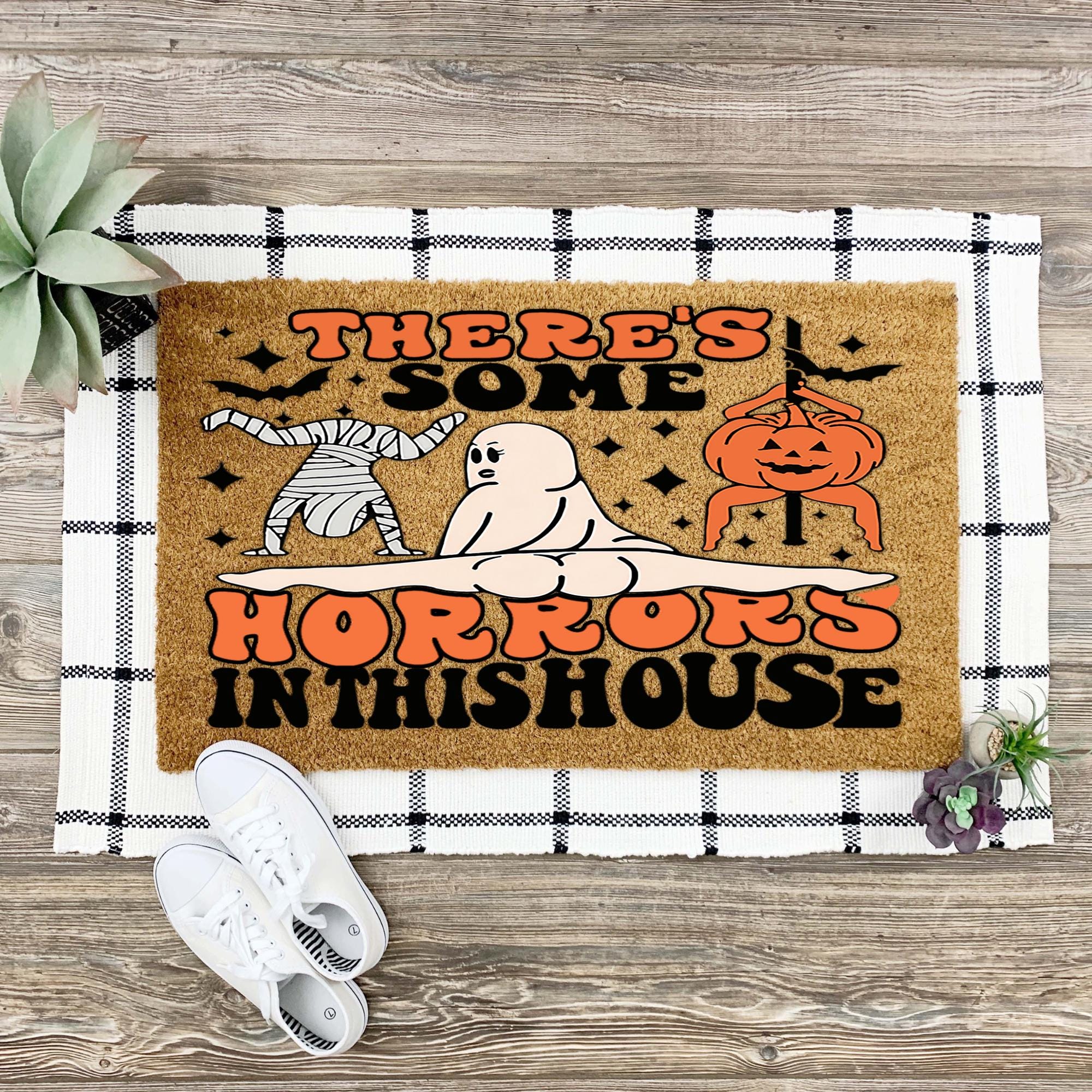 Funny Halloween Doormat, Funny Doormat, Halloween Door Mat, Welcome Mat, Funny Door Mat, There's Some Horrors in This House