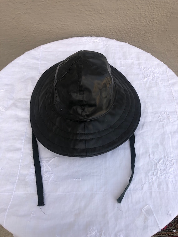Black rare converse bucket hat, rainproof, small - image 1