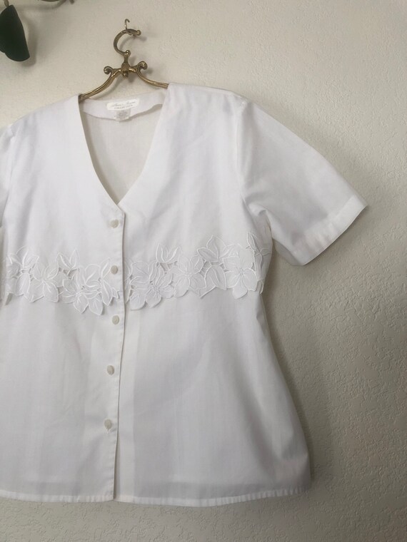 Vintage white cotton/polyester blouse, size L (16) - image 6