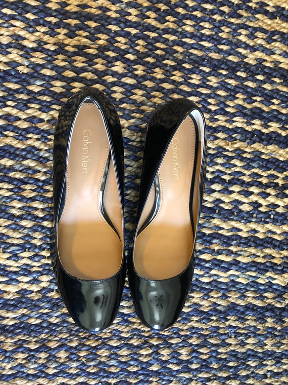 Calvin klein hotsell shoe size