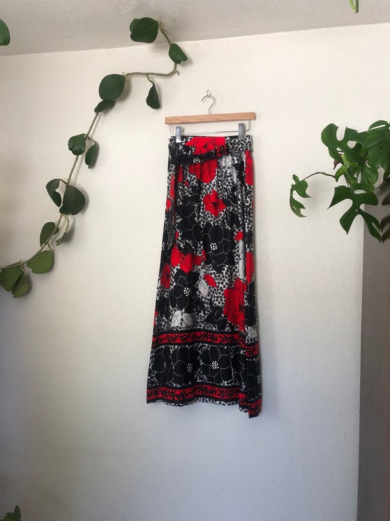 Original 70’s long skirt, size small