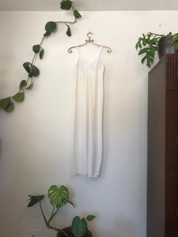 Vintage Vanity Fair small slip dress - image 2