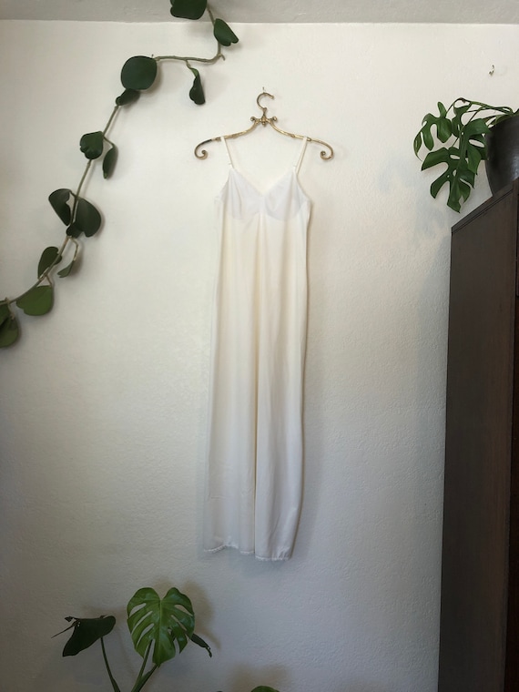 Vintage Vanity Fair small slip dress - image 1