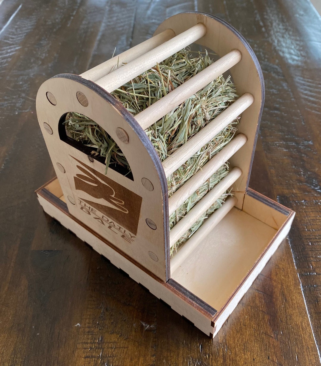 Daily Bale Hay Feeder Small Pet Hay Rack Refillable With Mini Hay Bales ...