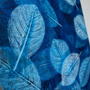 Peinture de feuilles d'océan Peinture imprimée de feuilles bleues profondes à bord image 7