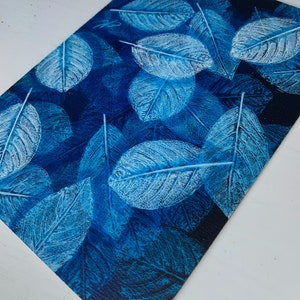 Peinture de feuilles d'océan Peinture imprimée de feuilles bleues profondes à bord image 4