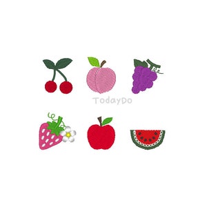 Può includere: Motivi di frutta ricamati: ciliegie, una pesca, uva, una fragola, una mela e una fetta di anguria. Ogni frutto è in colori vivaci con cuciture dettagliate, perfetto per progetti creativi.