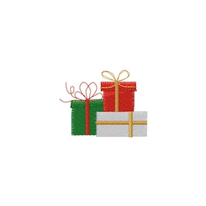 Könnte beinhalten: Gesticktes Design mit drei Geschenkboxen. Die Geschenke sind rot, grün und silber, jeweils mit einer kontrastierenden Schleife. Die rote Box hat eine goldene Schleife, die grüne Box hat eine rote Schleife und die silberne Box hat eine goldene Schleife.