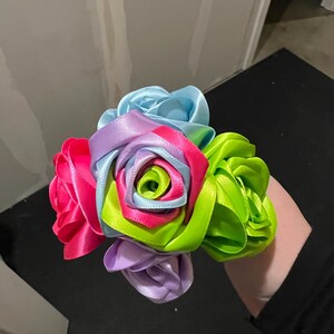 Ribbon roses