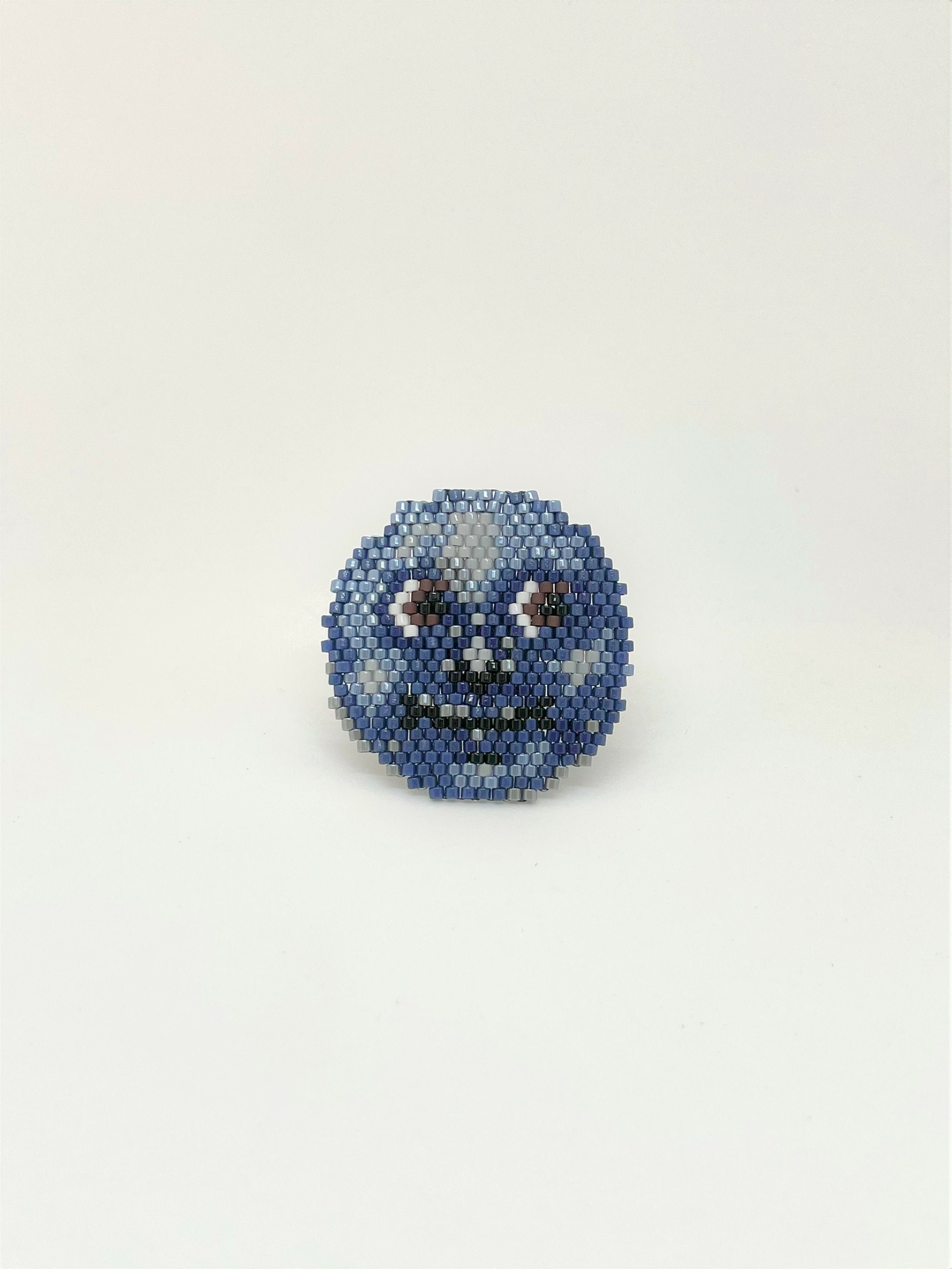 Brickstitch Brooch moyai Emoji Miyuki Delica Beads 