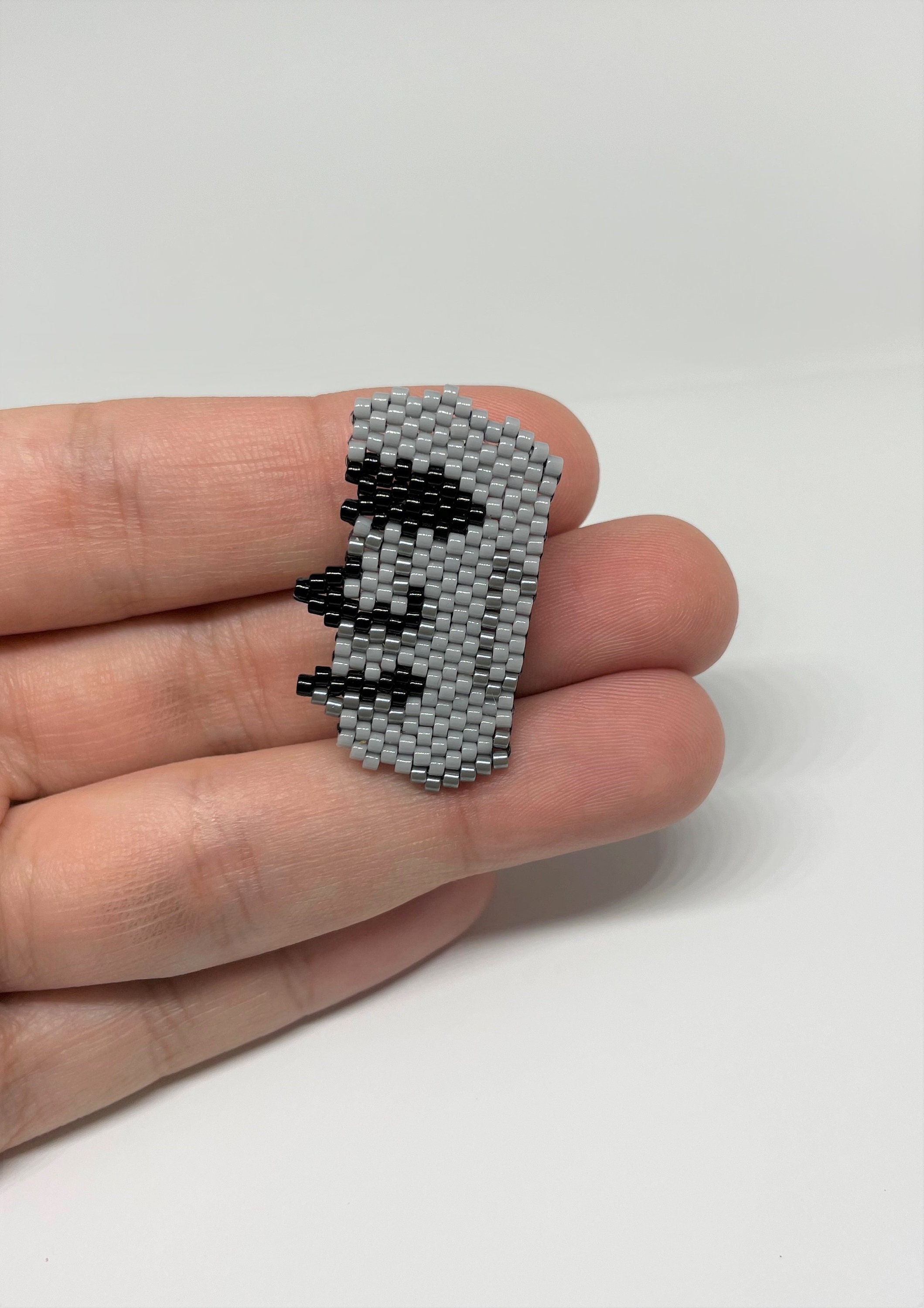 Brickstitch Brooch moyai Emoji Miyuki Delica Beads 