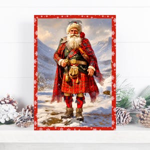 K&ouml;nnte beinhalten: Eine Darstellung des Weihnachtsmanns in einem rot-gr&uuml;nen Schottenkilt, einem passenden karierten Umhang und einem Sporran. Er hat einen langen wei&szlig;en Bart und tr&auml;gt eine pelzbesetzte M&uuml;tze. Der Hintergrund zeigt eine verschneite Berglandschaft.