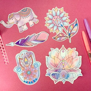 Grands autocollants de style Mandala chakra plume hamsa éléphant fleur vinyle blanc mat, clair étanche coloré vibrant bouteille d'eau pour ordinateur portable