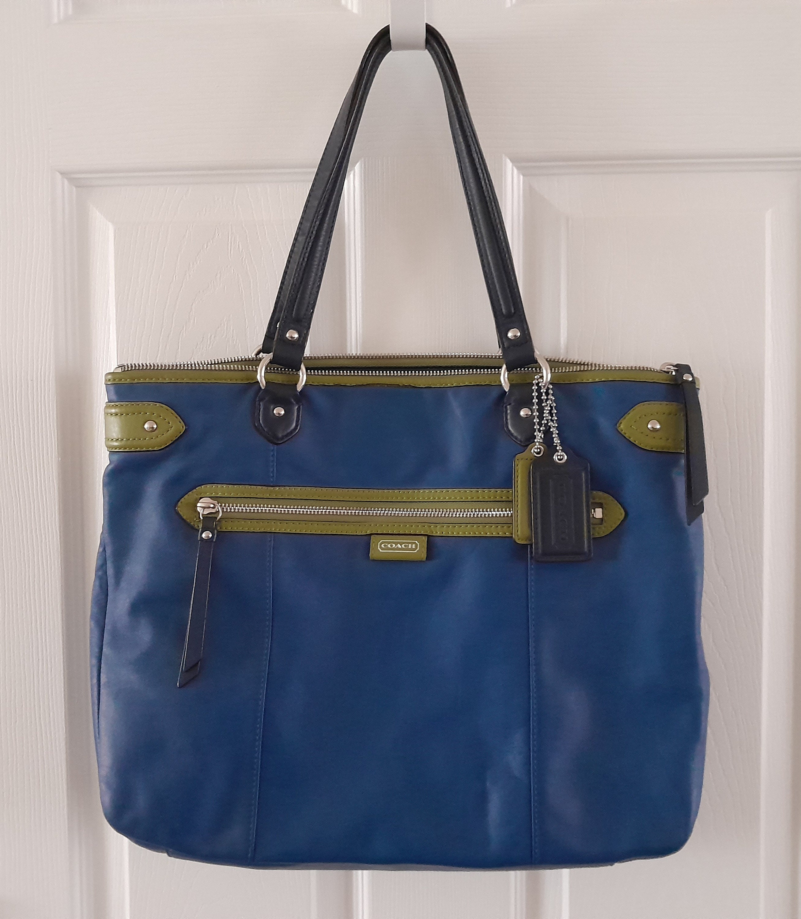 Coach - Authenticated Handbag - Leather Green Plain for Women, Very Good Condition