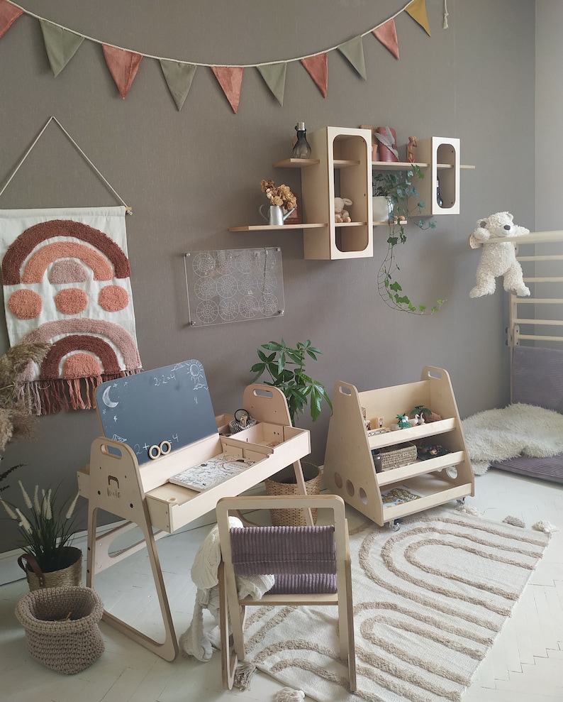 Bibliothèque Montessori, coffre à jouets, boutique de jeux de rôle, rangement de jouets ou de vêtements pour bébés, maison de poupée sur roues en caoutchouc Berta image 3