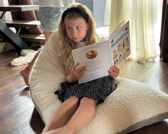 Sillón Puff Infantil – Cloud Lamb Duo: Tumbona de Suelo Suave de Peluche / Puf de Piel de Oveja / Gris Neutro y Crema / Muebles Infantiles Premium y Acogedores