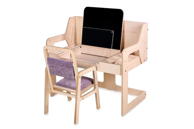 Verstellbarer Montessori Kinderschreibtisch mit Tafel, klarer Acryltafel und Sandkasten für Kunst und Lernen: Luula Tisch Table & Pink Chair