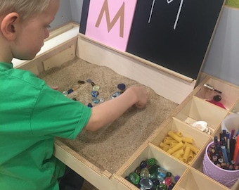 Escritorio infantil Montessori ajustable con pizarra, tablero acrílico y arenero para el arte y el aprendizaje: Mesa Luula