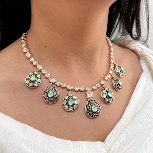 Sleek necklace ,kundan Necklace, indowesteen Necklace,Indian Jewelry, Desi Jewelry,Necklace,sabhyasachi, wedding jewelry