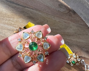 Pendientes Kundan Polki, con flores indias