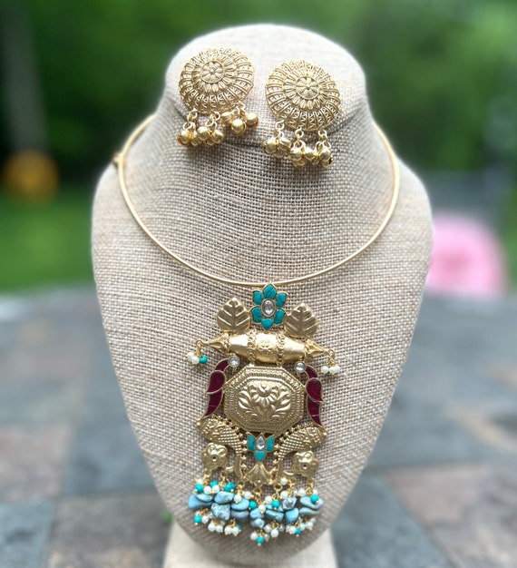 NazakatEthnic Fusion hasli/Dual Tone Hasli / Stone Studded Necklace Set | Ethnic Fusion Jewelry | German Silver Jewelry | Indian Jewelry|Silver Hasli NazakatEthnic Fusion hasli/Dual Tone Hasli / Stone Studded Necklace Set | Ethnic Fusion Jewelry | German Silver Jewelry | Indian Jewelry|Silver Hasli